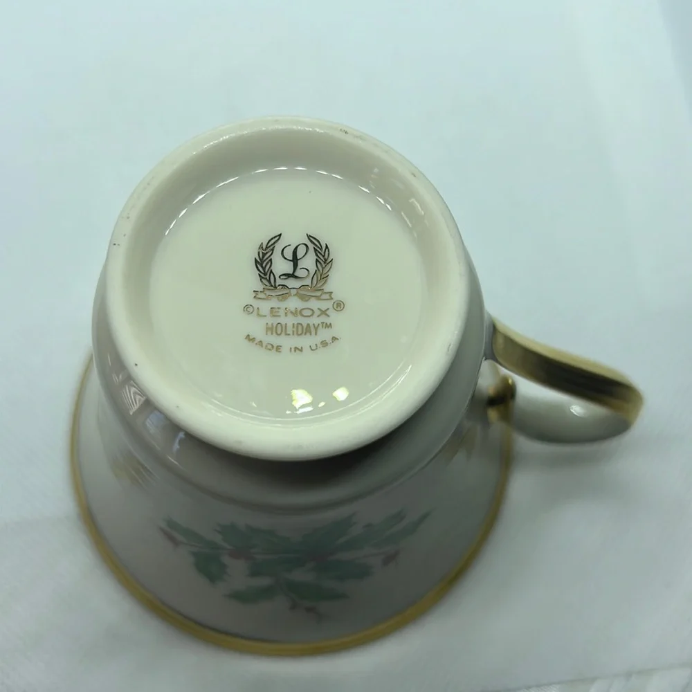 LENOX HOLIDAY FOOTED TEACUP AND SAUCER VINTAGE CHINA HOLLY & BERRIES